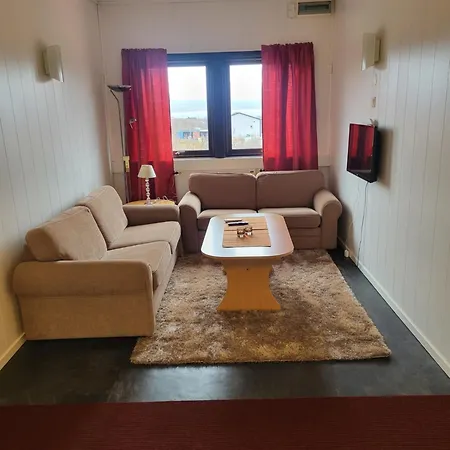 Varangergjestehus Guest house *